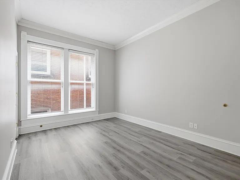 200 E 9th St #4 — Photo 13