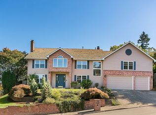 2060 Ridge Pointe Dr, Lake Oswego, OR 97034
