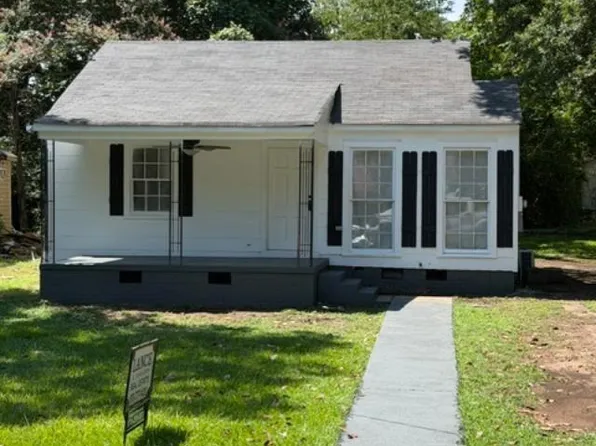 309 E 15th St, Hope, AR 71801