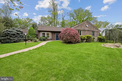 410 Narragansett Dr Photo 1
