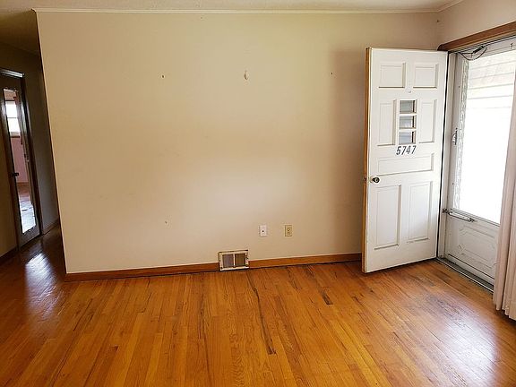 5th image of 5747 Richwood Ave