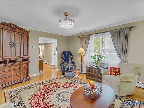 4th image of 358 Barn Point Rd