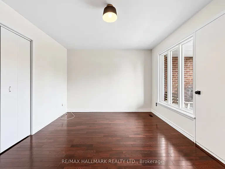 402 Kingston Rd — Photo 8