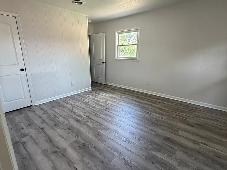 2845 McFarland Ave — Photo 10