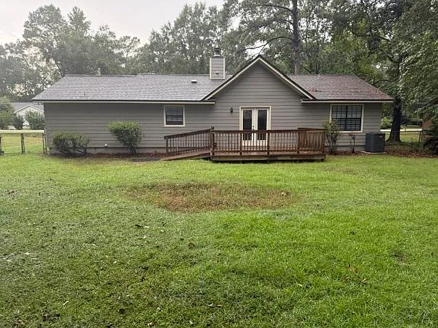 3 bed, 1251 sqft, $2,200 — Photo 2