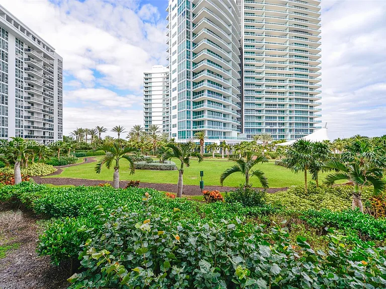 10275 Collins Ave #307 — Photo 11