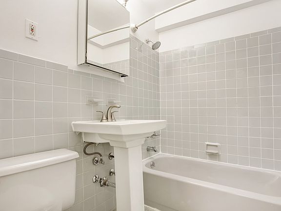 5th image of 355 E 72nd St APT 15A
