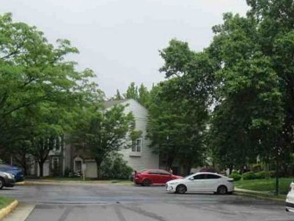 Exterior Neighborhood (street photo)