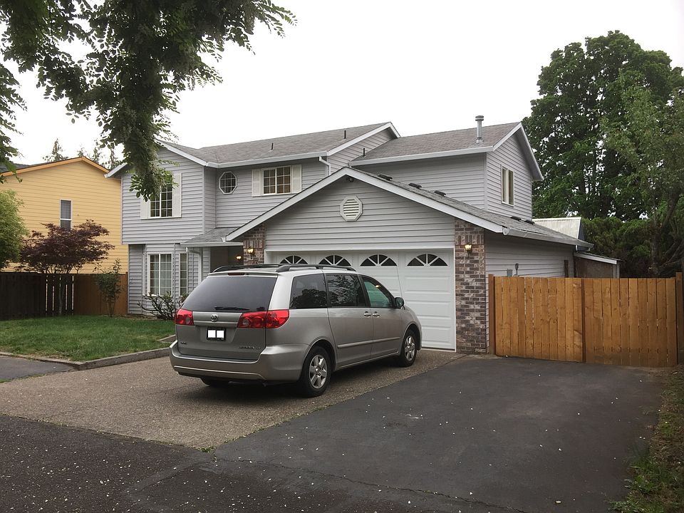 2nd image of 206 SE 157th Ave