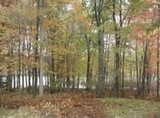 83 Fawn Lake Dr, Hawley, PA 18428