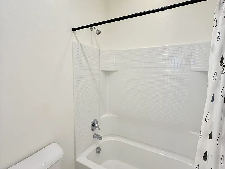 4722 E Tremaine Ave — Photo 23