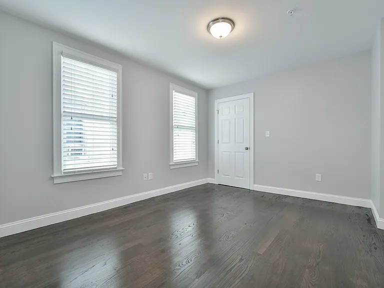 349 Meridian St #2 — Photo 7