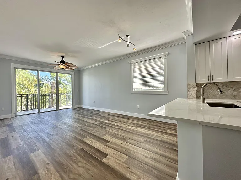 27 Royal Palm Way #406 — Photo 13