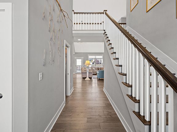 5th image of 2421 Pascoli Pl