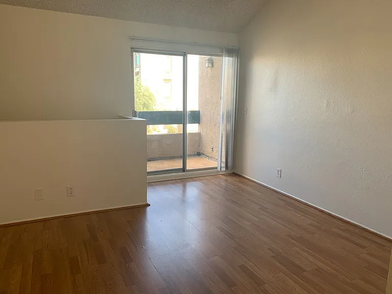 958 E Avenue Q #12 — Photo 13