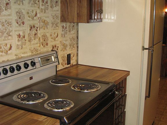 4th image of 10607 Bennett Dr