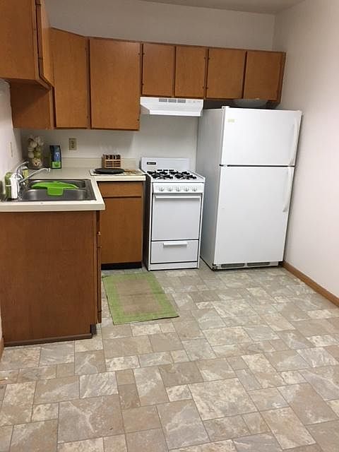 2nd image of 2331 Badger Pkwy APT 15