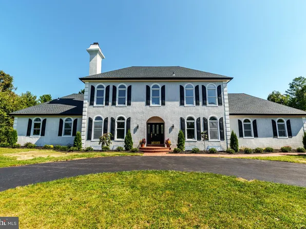 24 Standing Tree Cir, Holland, PA 18966