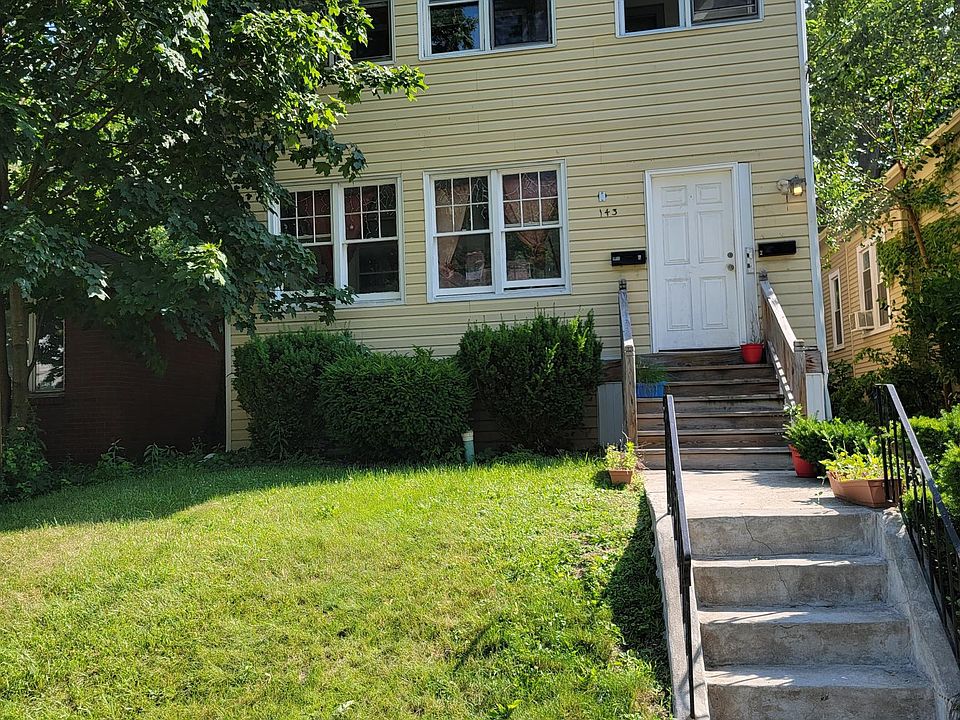 1st image of 143 Woodlawn Ave #2