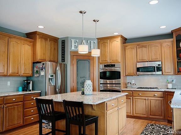 5th image of 11911 182nd St E