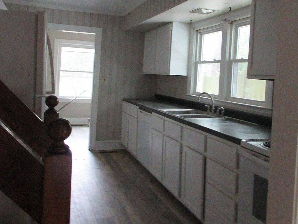 2nd image of 115 S Rotary Ave