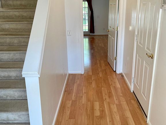 3rd image of 103 Creekmont Ct