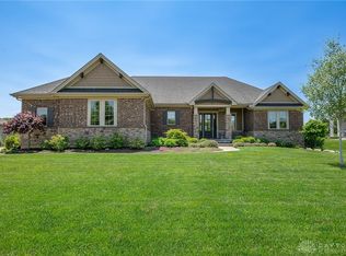 979 Creekview Dr, Waynesville, OH 45068