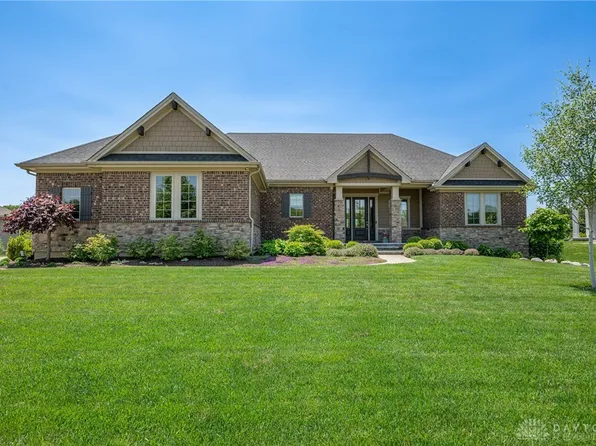 979 Creekview Dr, Waynesville, OH 45068