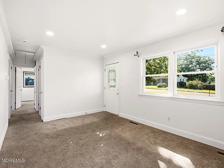 328 Aldrich Rd — Photo 10