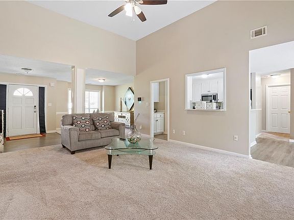 4th image of 1300 Sunflower Ct