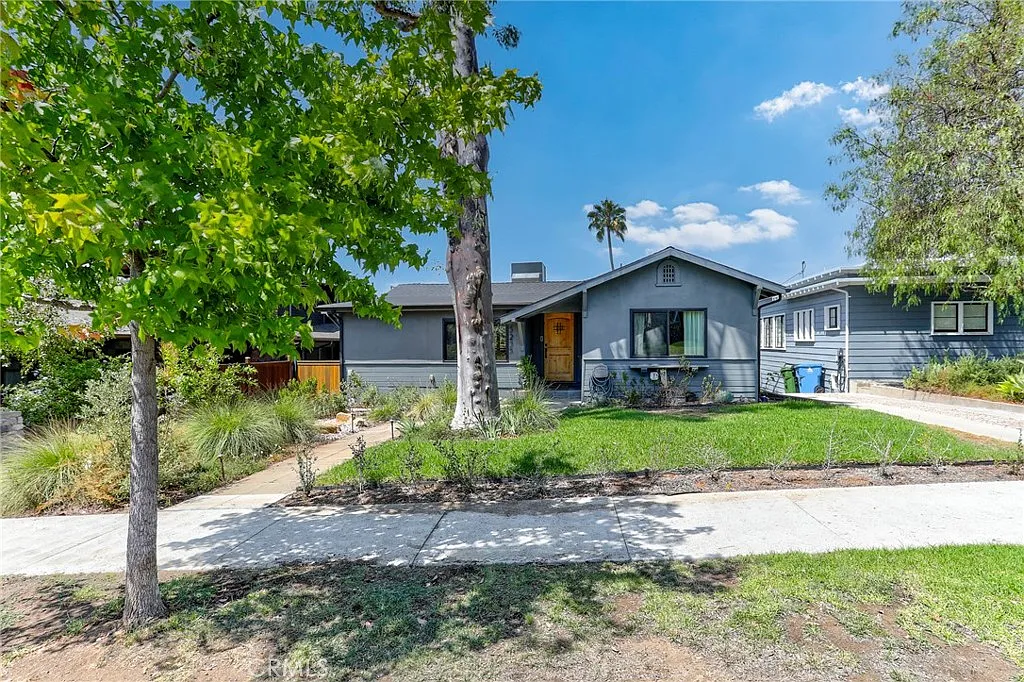 4 bed, 1917 sqft, $6,300 — Photo 1
