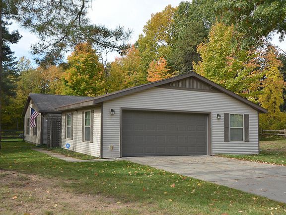 2nd image of 55350 Sand Pines Cir