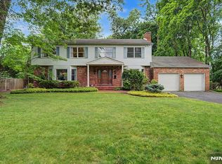 10 Marcotte Ln, Tenafly, NJ 07670