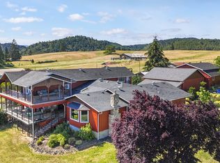 1083 Rogers Rd, Roseburg, OR 97471