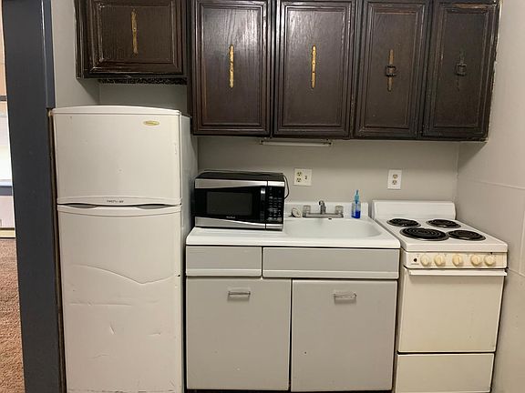 2nd image of 3811 S Willoughby St #3