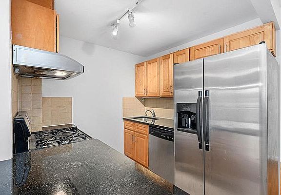 4th image of 37-59 61st St #4D