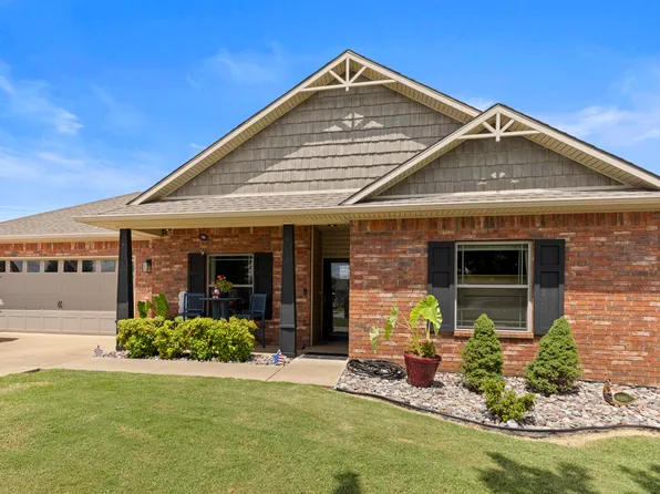 1515 Saint Joseph Dr, Grove, OK 74344