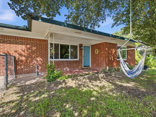 1918 51st St, Galveston, TX 77551