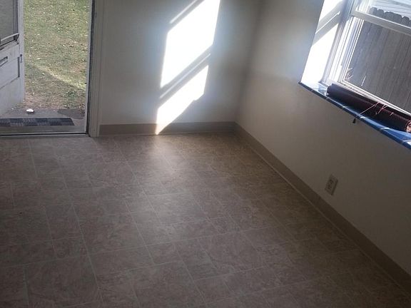 4th image of 3186 Dorris Ave