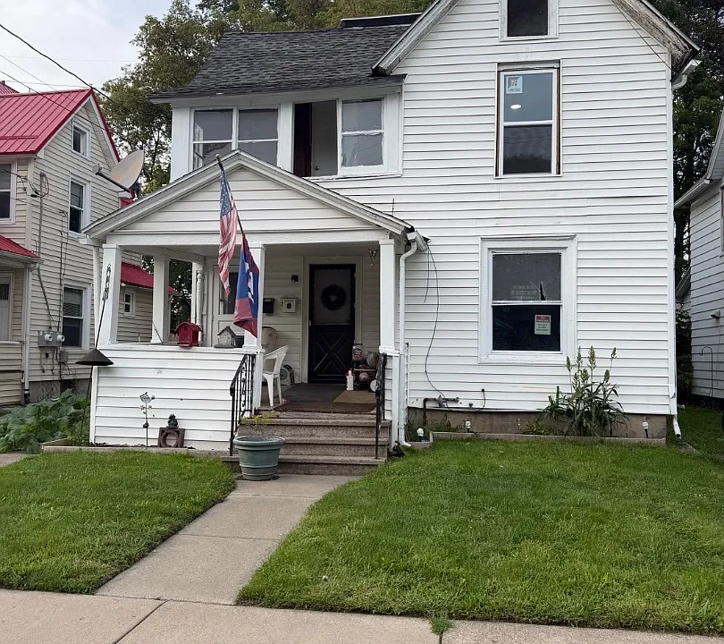 59 Endicott Ave #2