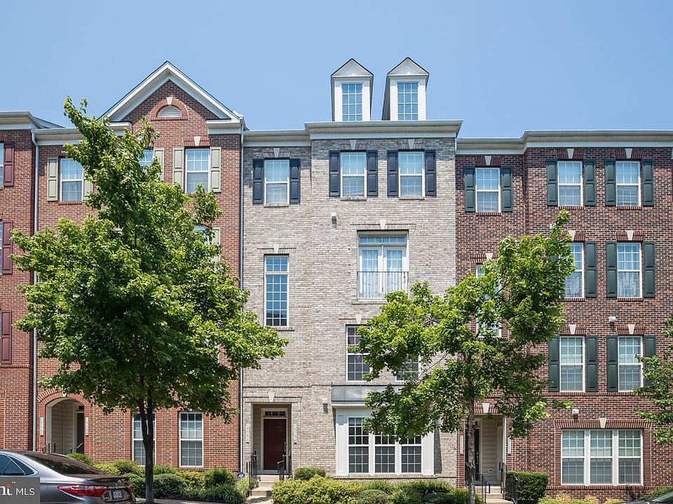 1st image of 15154 Kentshire Dr #465