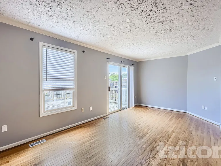 8211 Berryfield Dr — Photo 2
