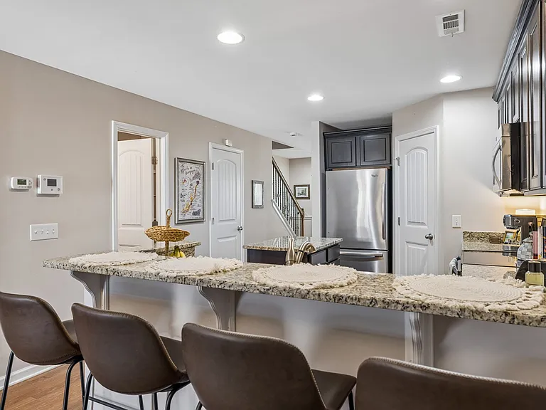 1319 Riverbrook Dr — Photo 23