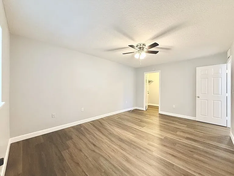 1712 Belleair Forest Dr #D — Photo 18