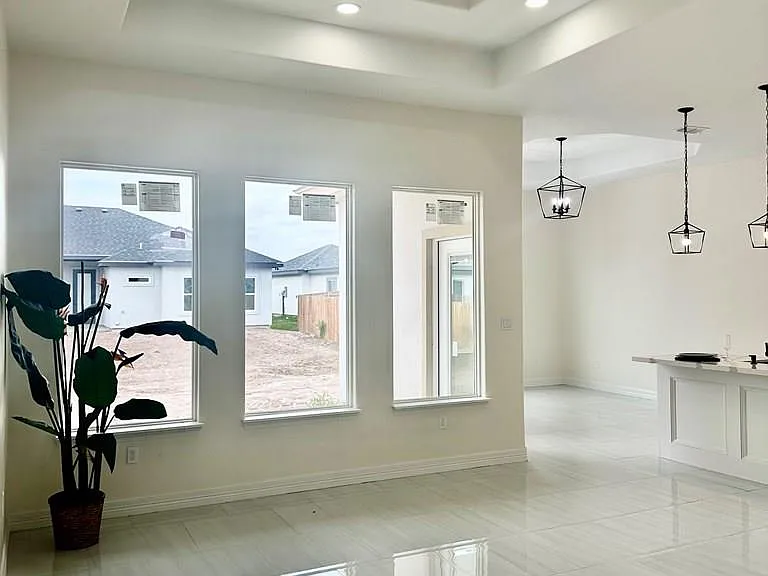 718 Ava Dr — Photo 9