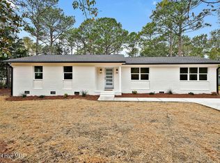 1013 E Moore St, Southport, NC 28461