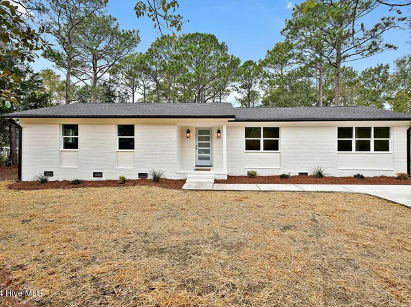 1013 E Moore Street, Southport, NC 28461