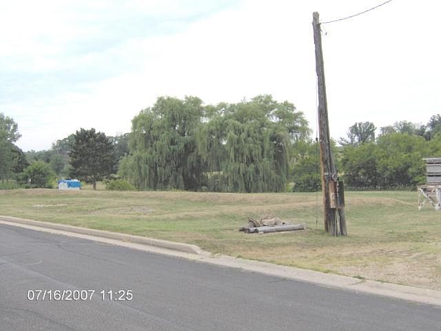 1st image of 305 Olson St