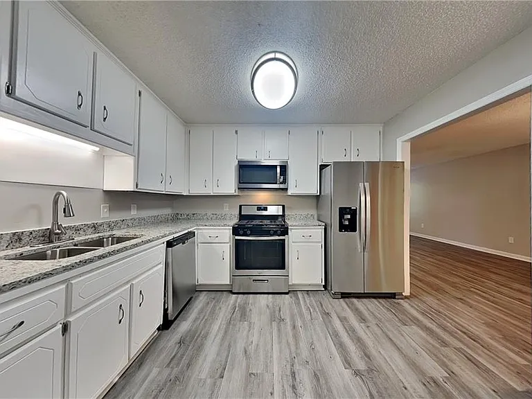 4523 Hickory Grove Dr NW — Photo 5