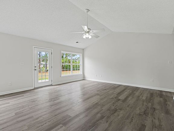 2nd image of 957 Bellflower Dr.
